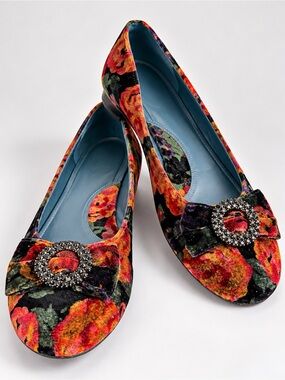 VIA SPIGA Velvet Floral Ballet Flats Bow Rhinestone Accent
Slip On US 10M
